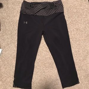3/$15 Under armor heat gear Cropped leggings